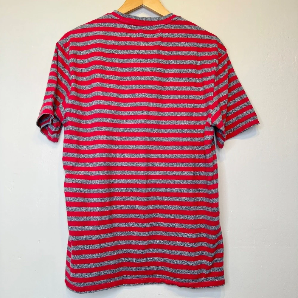 Guess Bold Stripes Embroidery Focal Point Short Sleeve Unisex Crewneck Tee Shirt - Picture 3 of 8